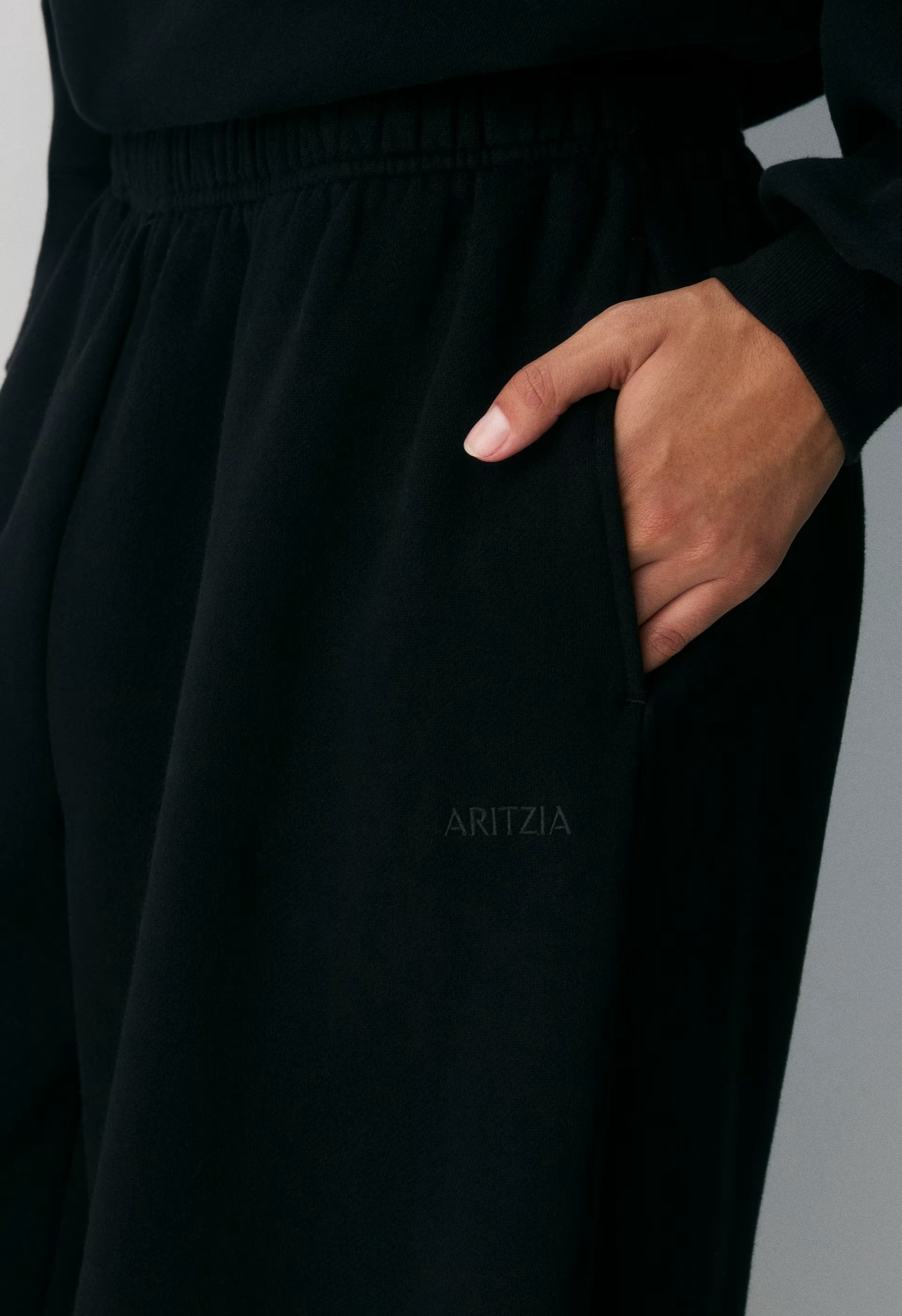 Cozy Sweatfleece Mega Baggy Balloon Jogger - BLACK