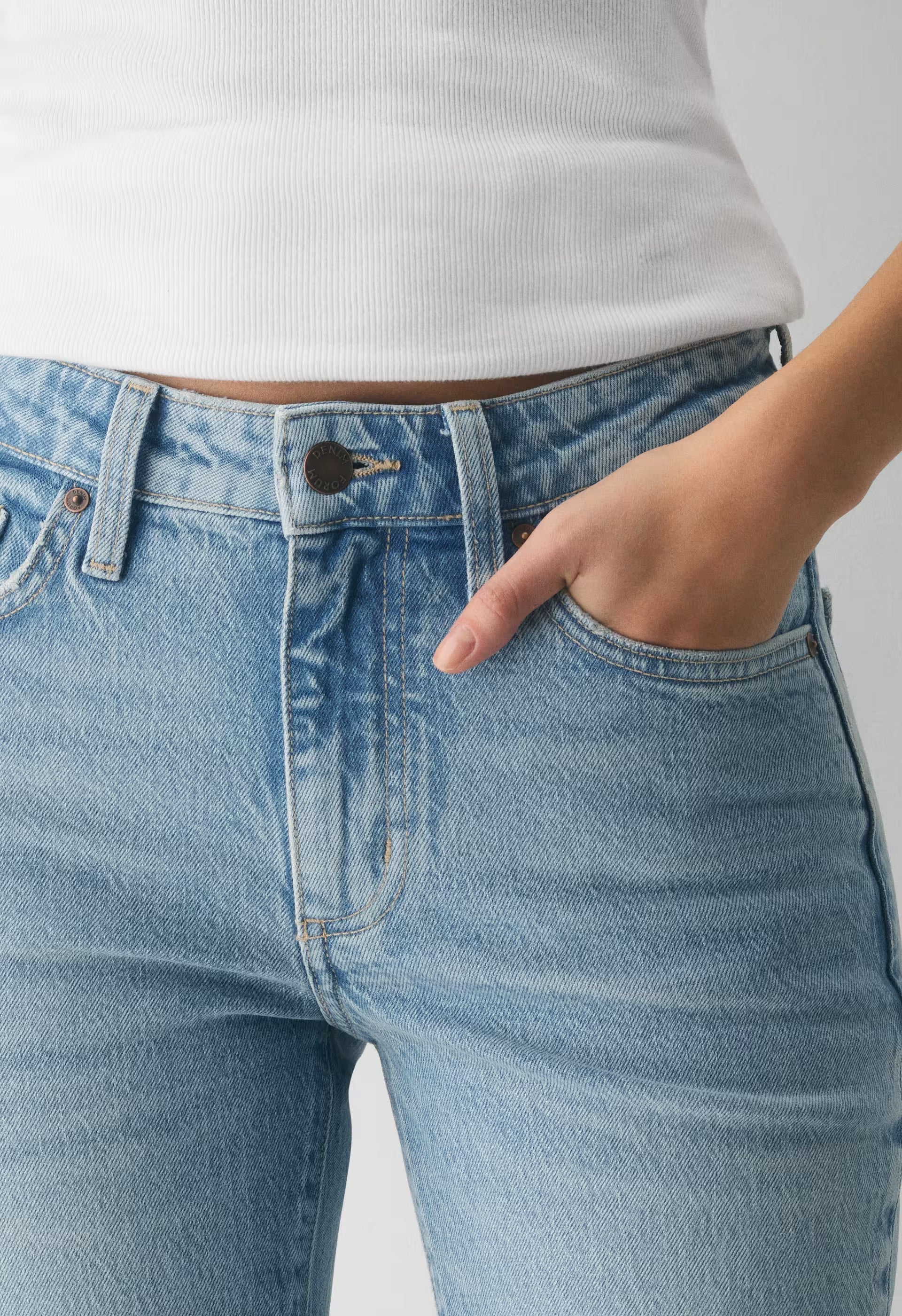 Denim Forum Denise Mid-Rise Flare Jean - VINTAGE LIGHT BLUE