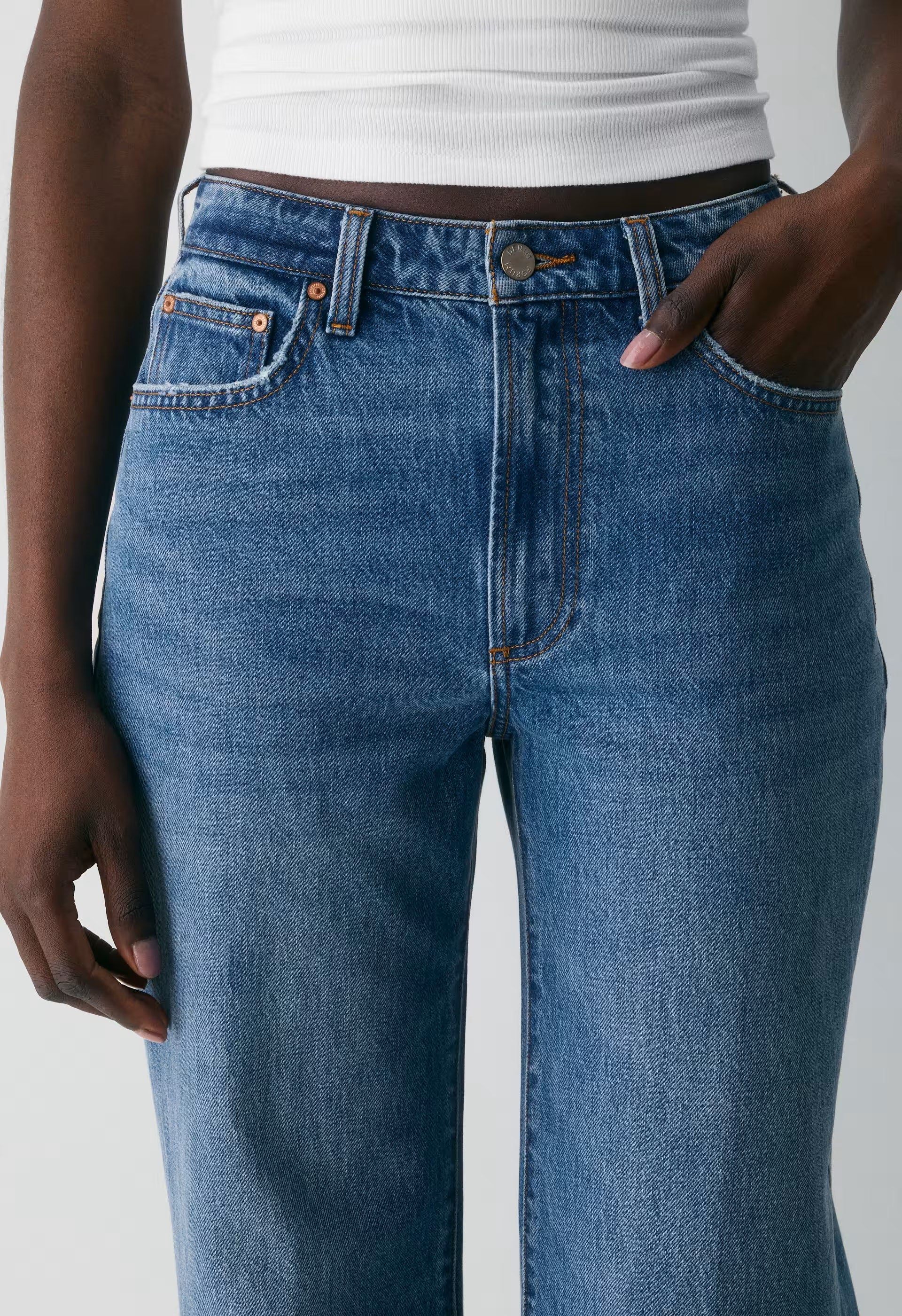 Denim Forum The Farrah Curve-Fit Hi-Rise Wide Jean - 5 YRS KISS N TELL BLEU