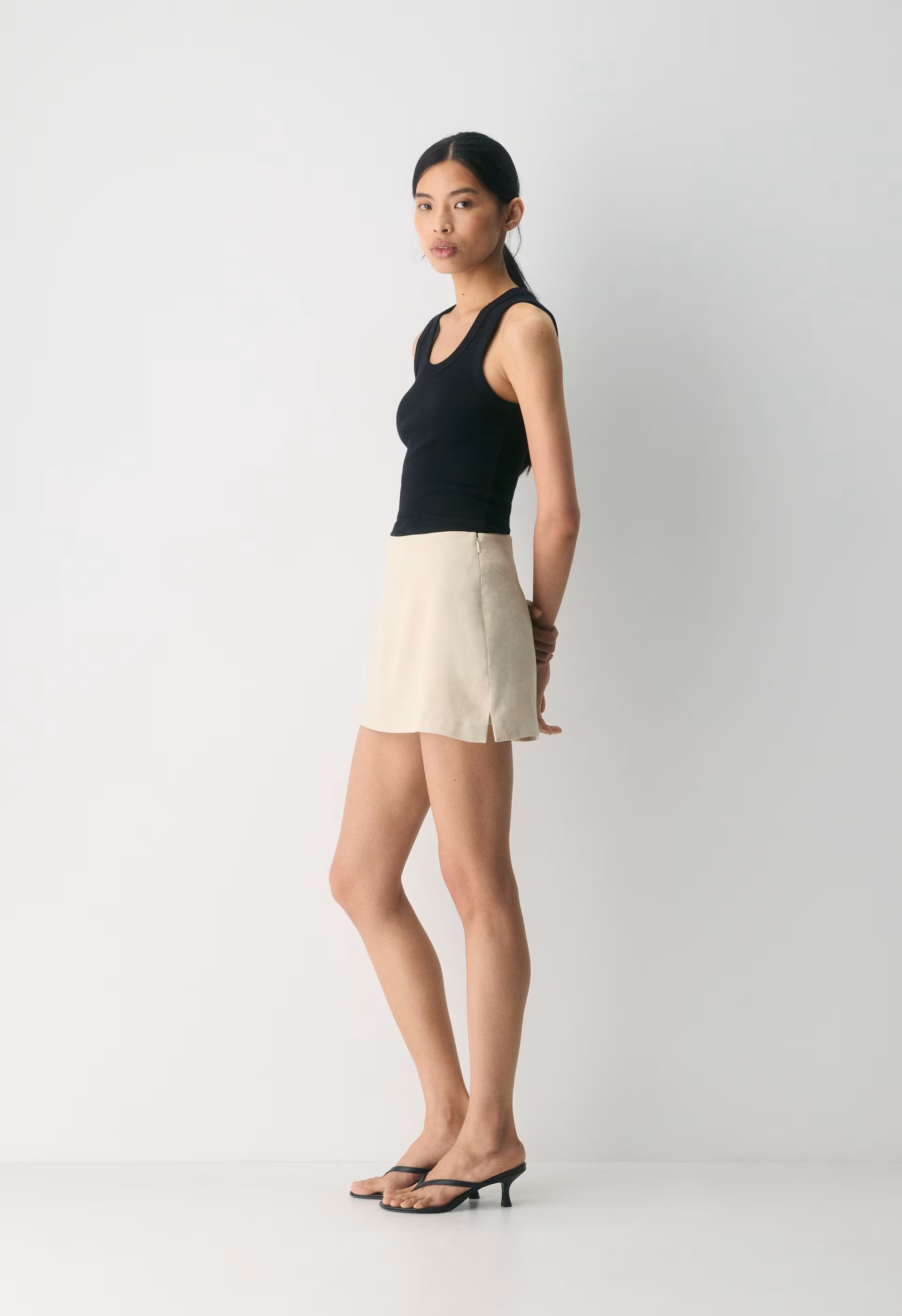 Roundup Linen Skort - RICH MOCHA BROWN