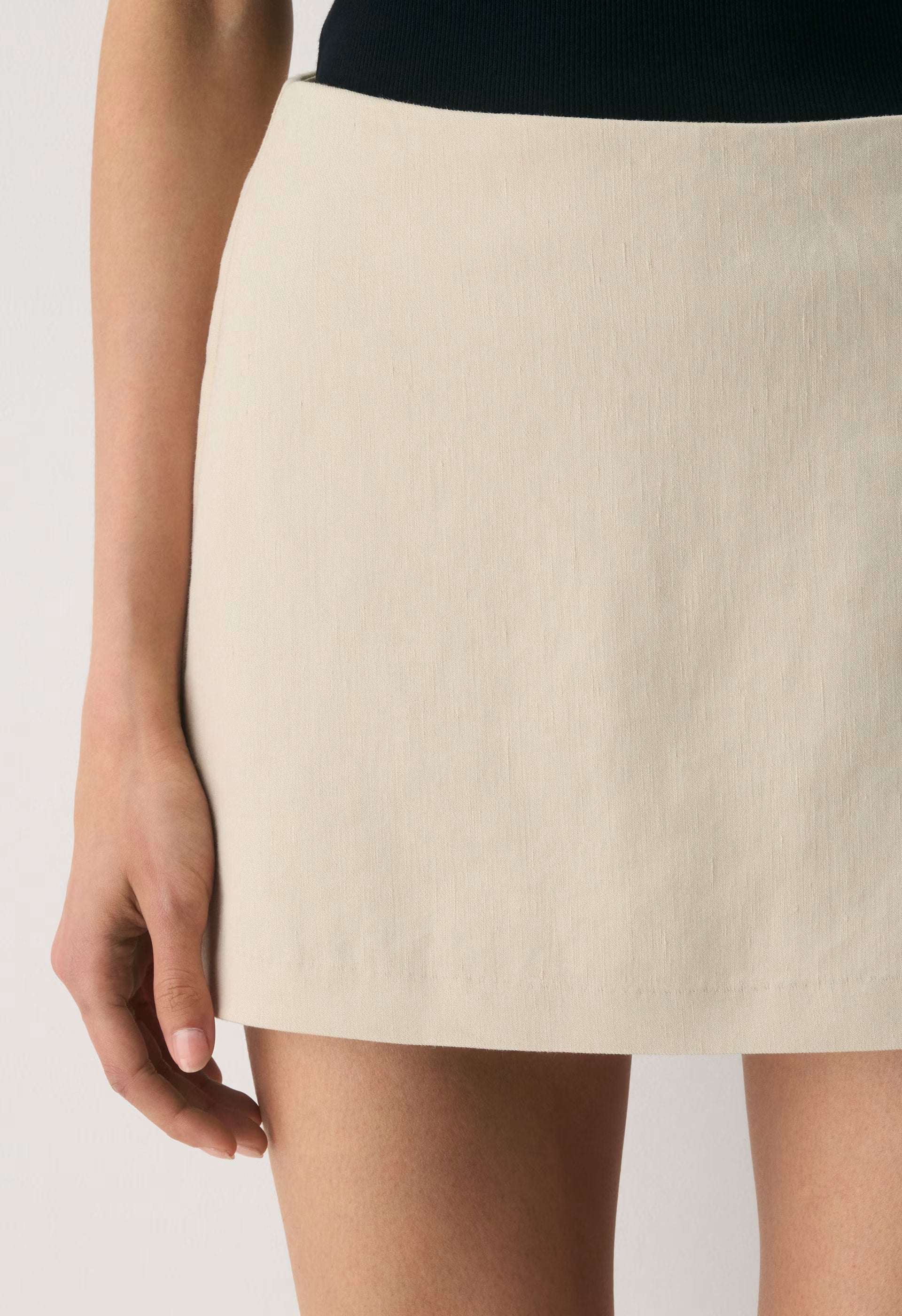 Roundup Linen Skort - RICH MOCHA BROWN