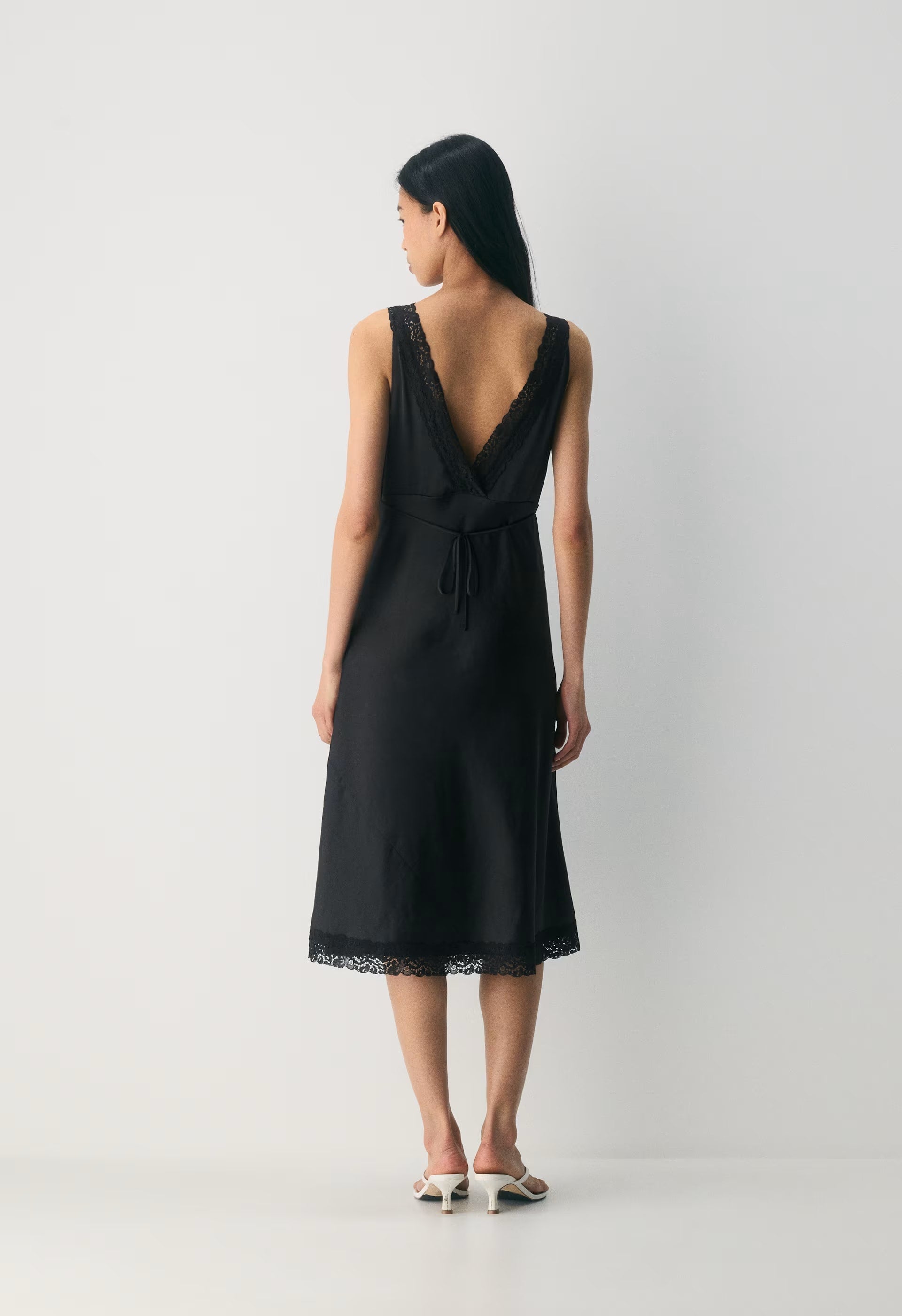 Daisychain Satin Dress - BLACK/BLACK