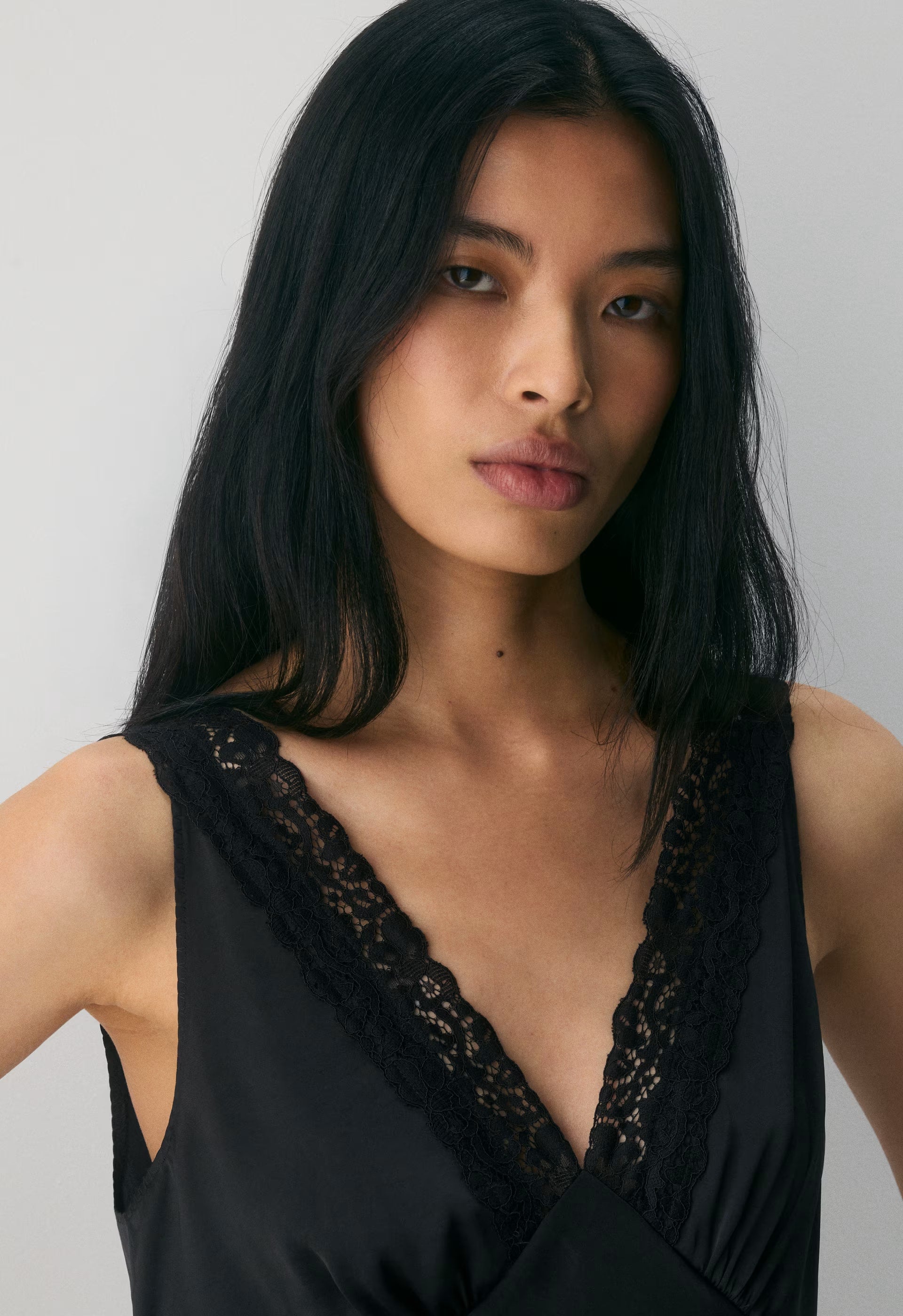 Daisychain Satin Dress - BLACK/BLACK
