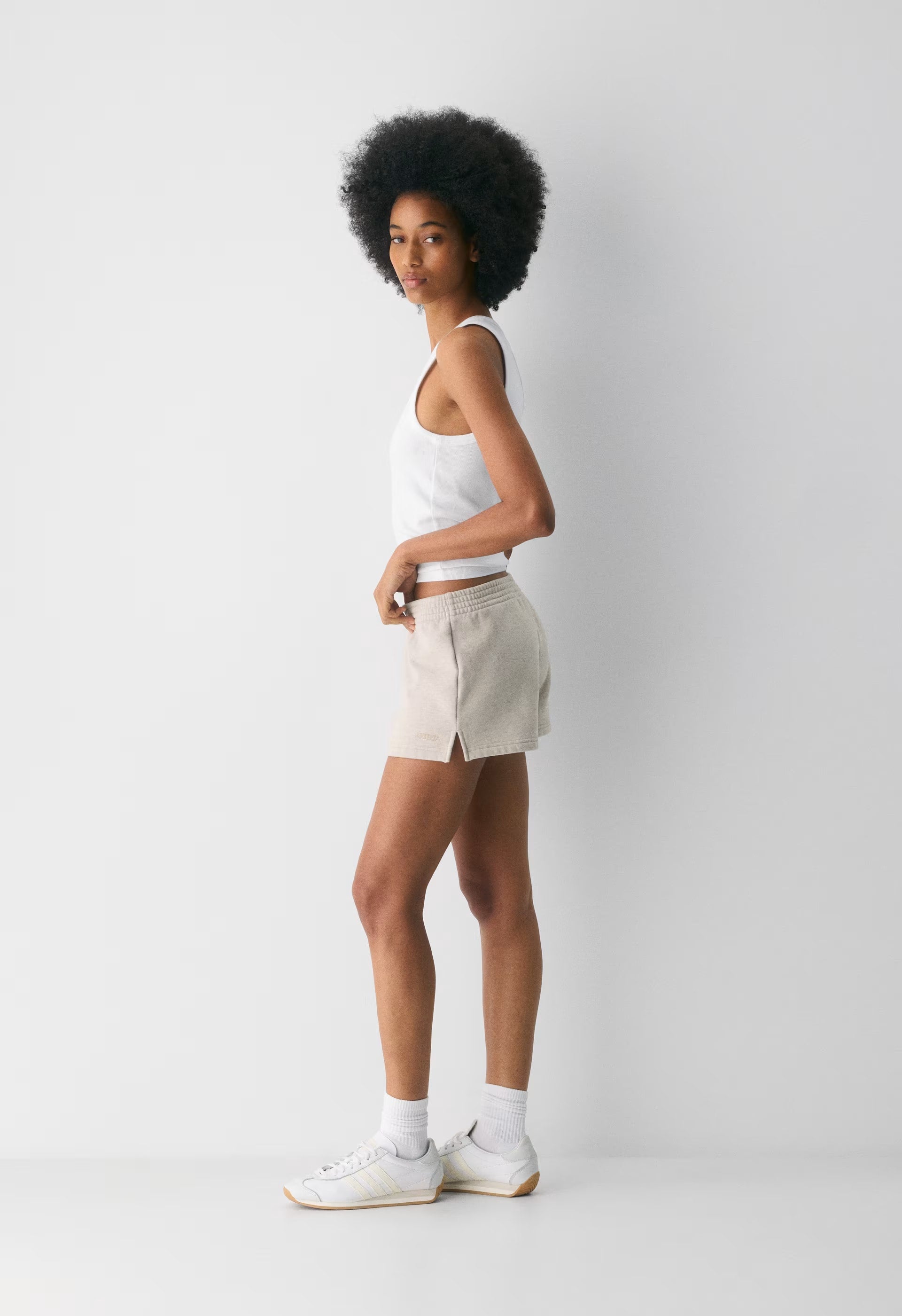 Cozy Sweatfleece Perfect Micro Short - HEATHER ECRU