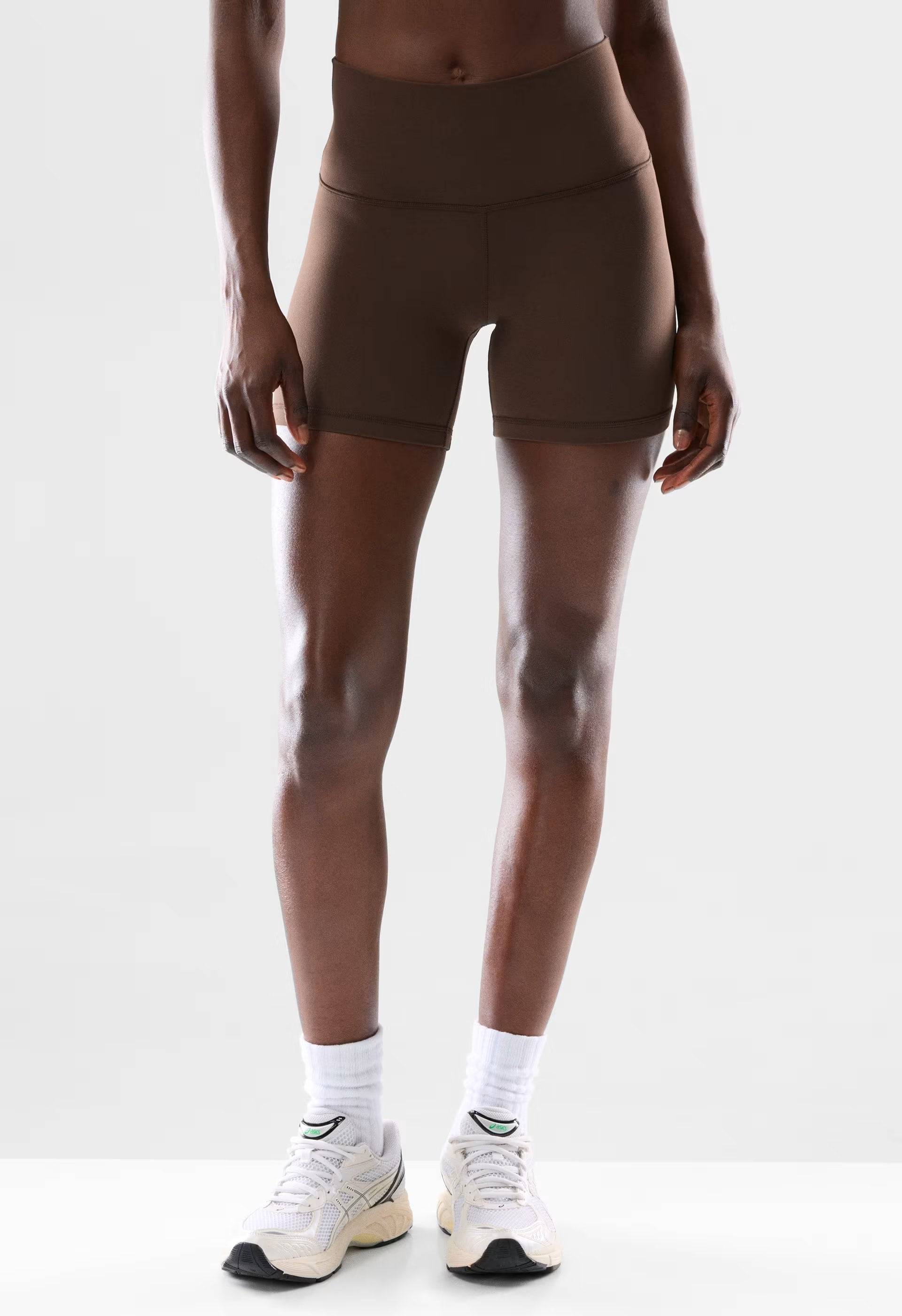 BUTTER Cheeky Hi-Rise 5 Short - RICH MOCHA BROWN
