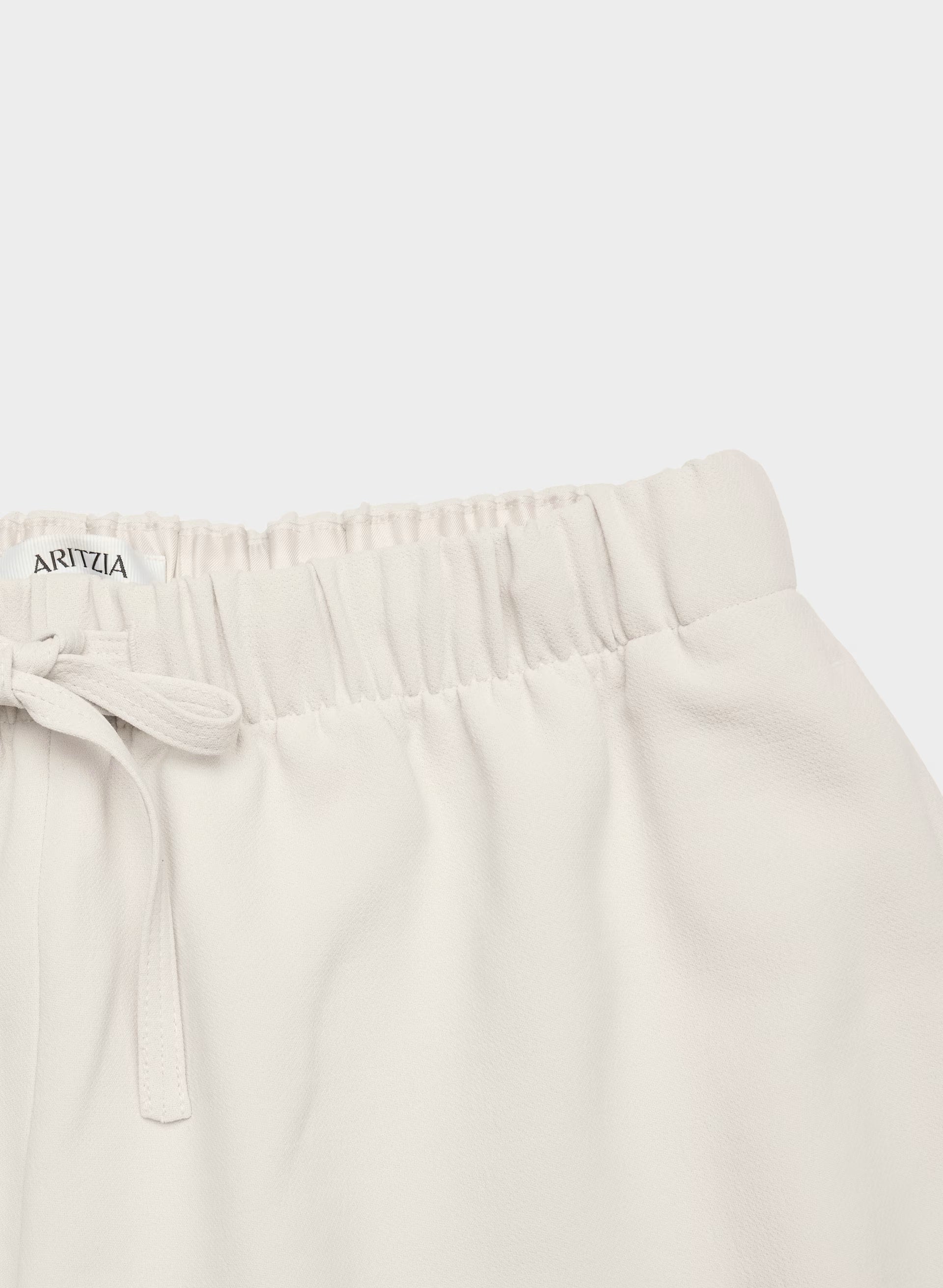 The Lodge Short™ Mid-Thigh - Crepette™ - METROPOLIS BEIGE