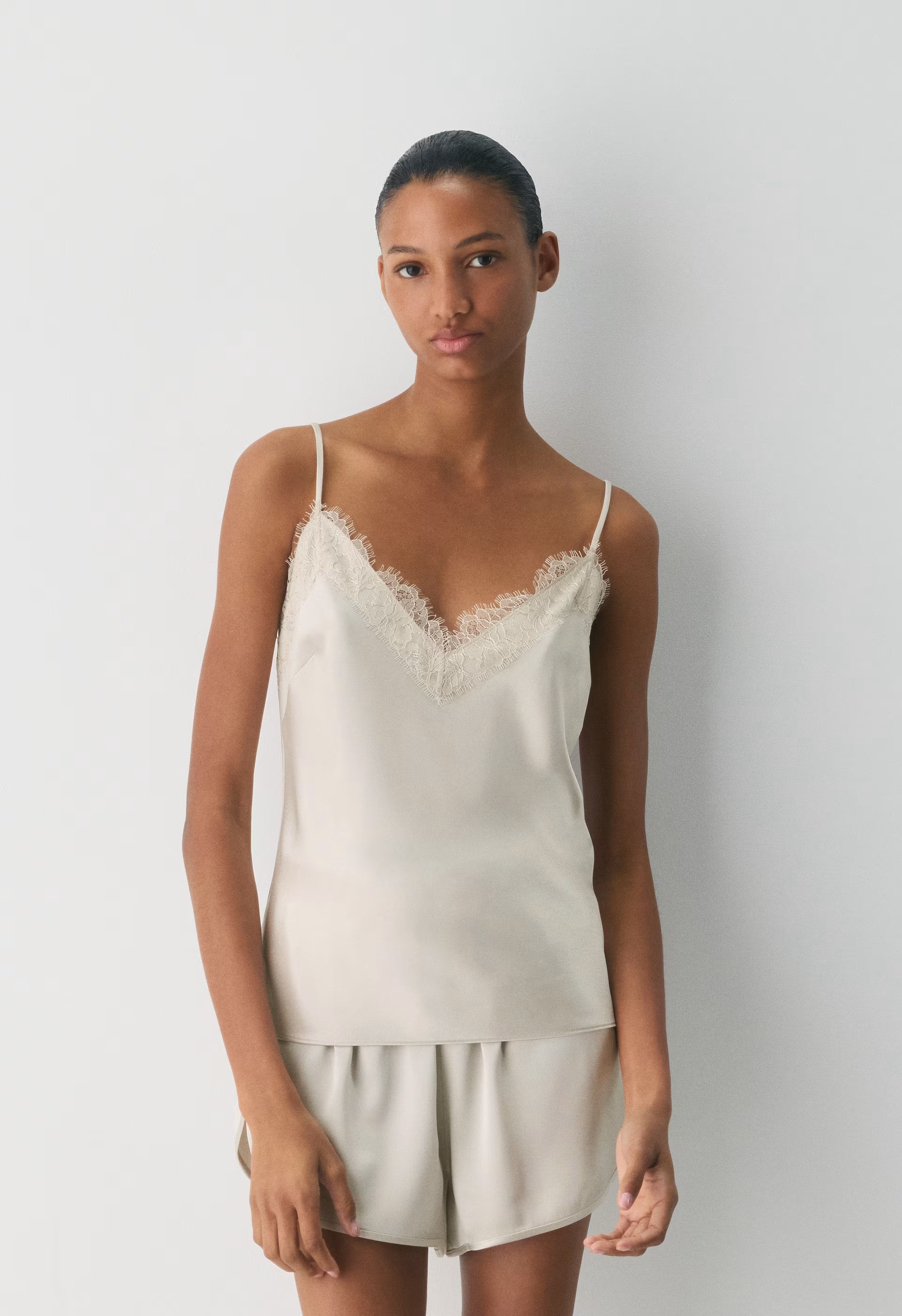 Hilltop Satin Short - METROPOLIS BEIGE