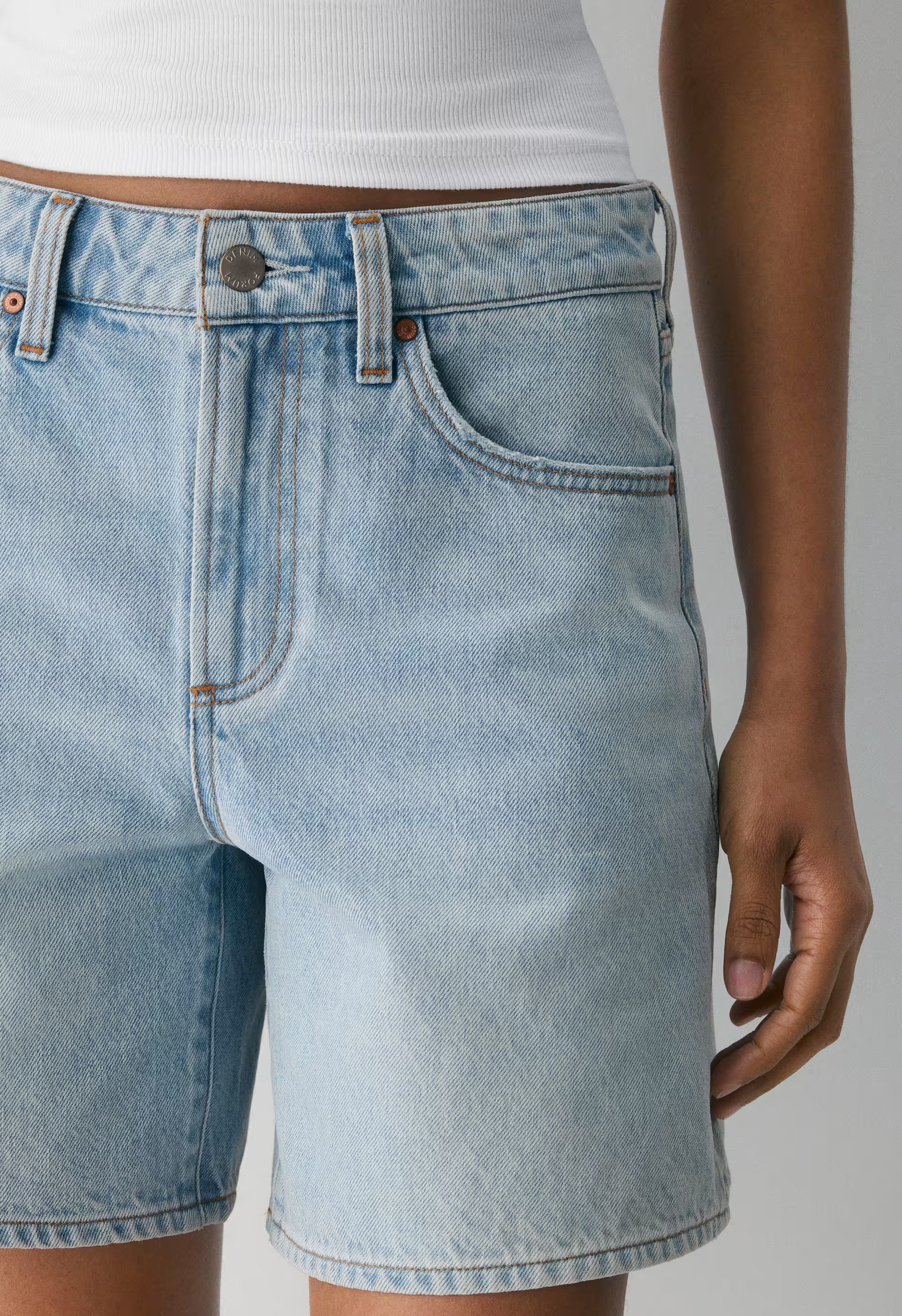 Denim Forum The ‘90s Vintage Hi Mid-Thigh Denim Short - 15 YRS BRL THR BLEU
