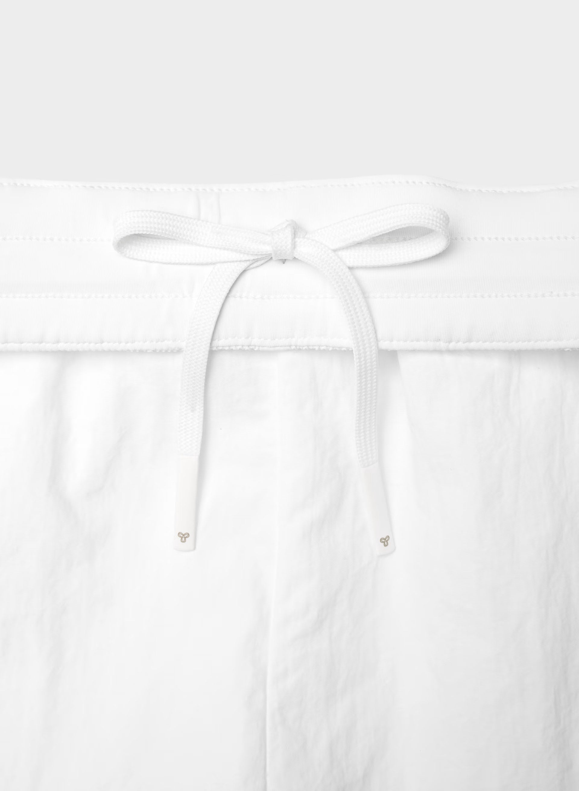 Duration Short - WHITE