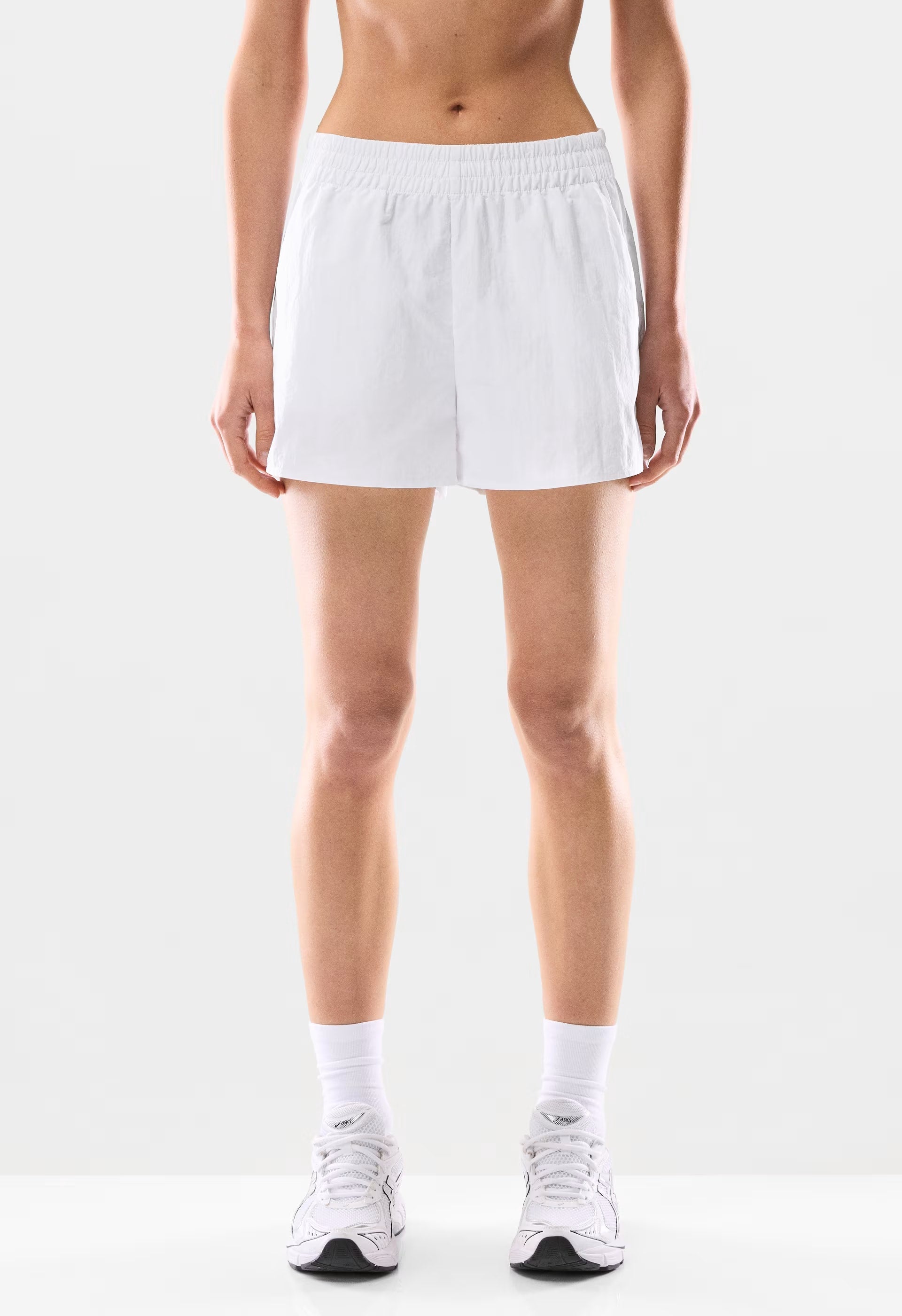 Duration Short - WHITE