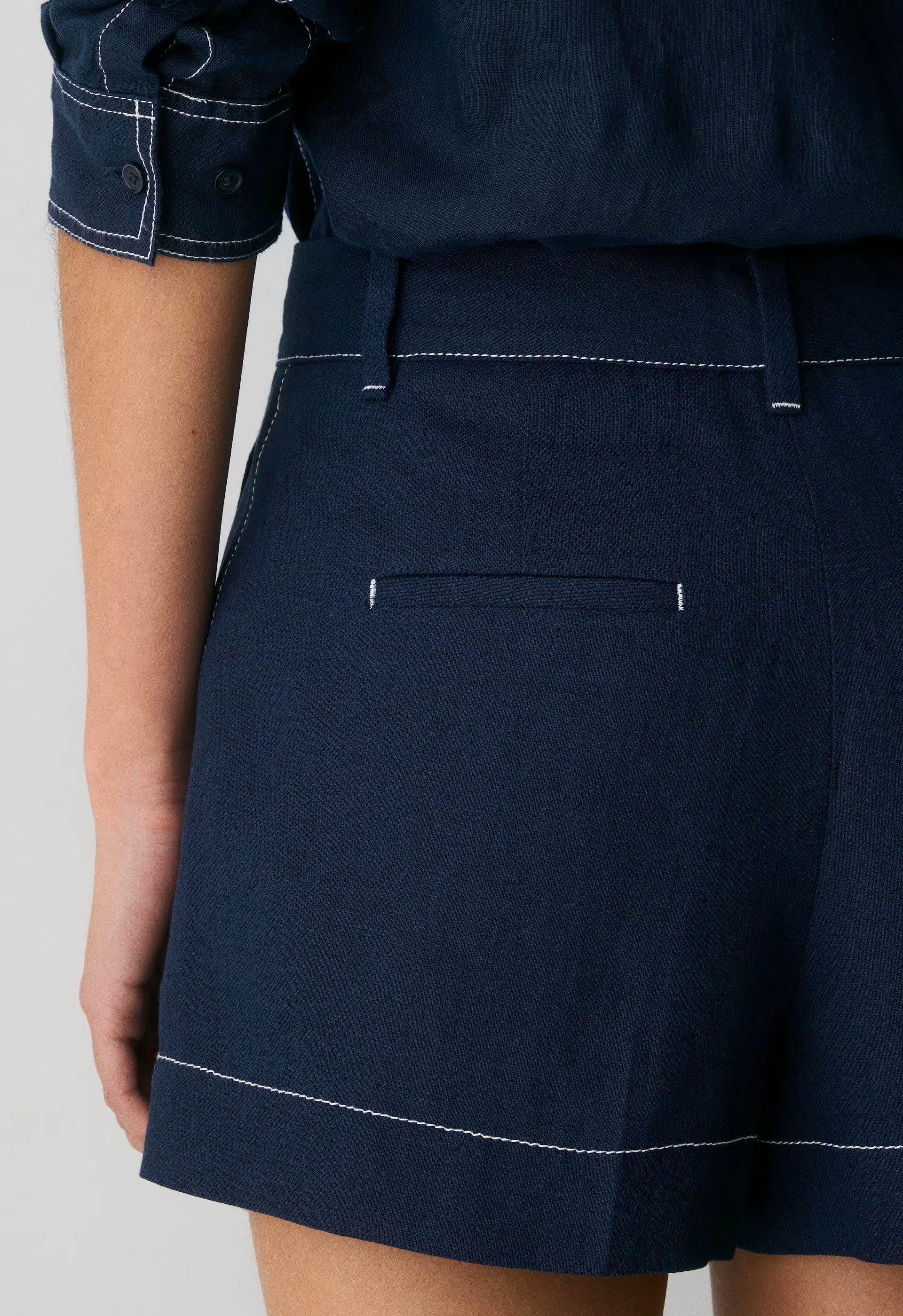 The Effortless Short™ Mini - PowerLinen™ - ADMIRAL/ LIGHT BIRCH