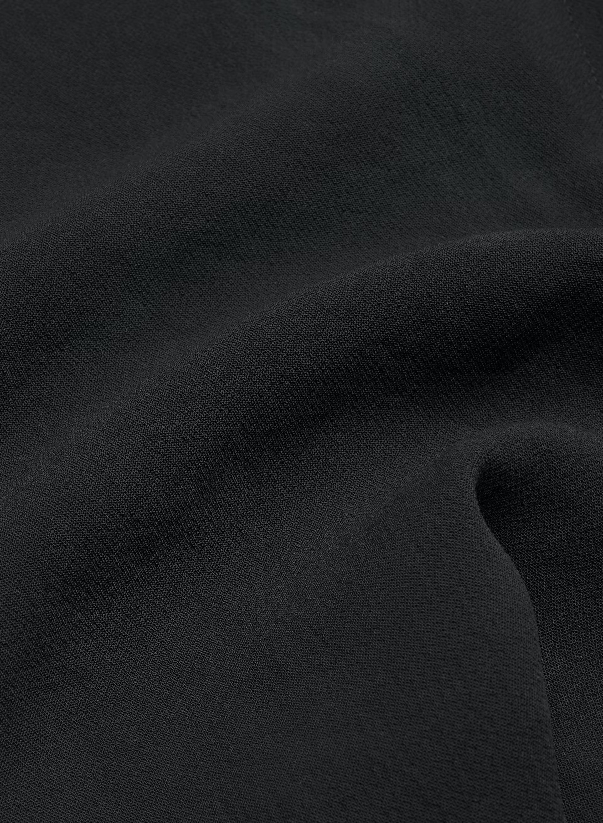 New Agency Mid-Thigh Short - Crepette™ - BLACK