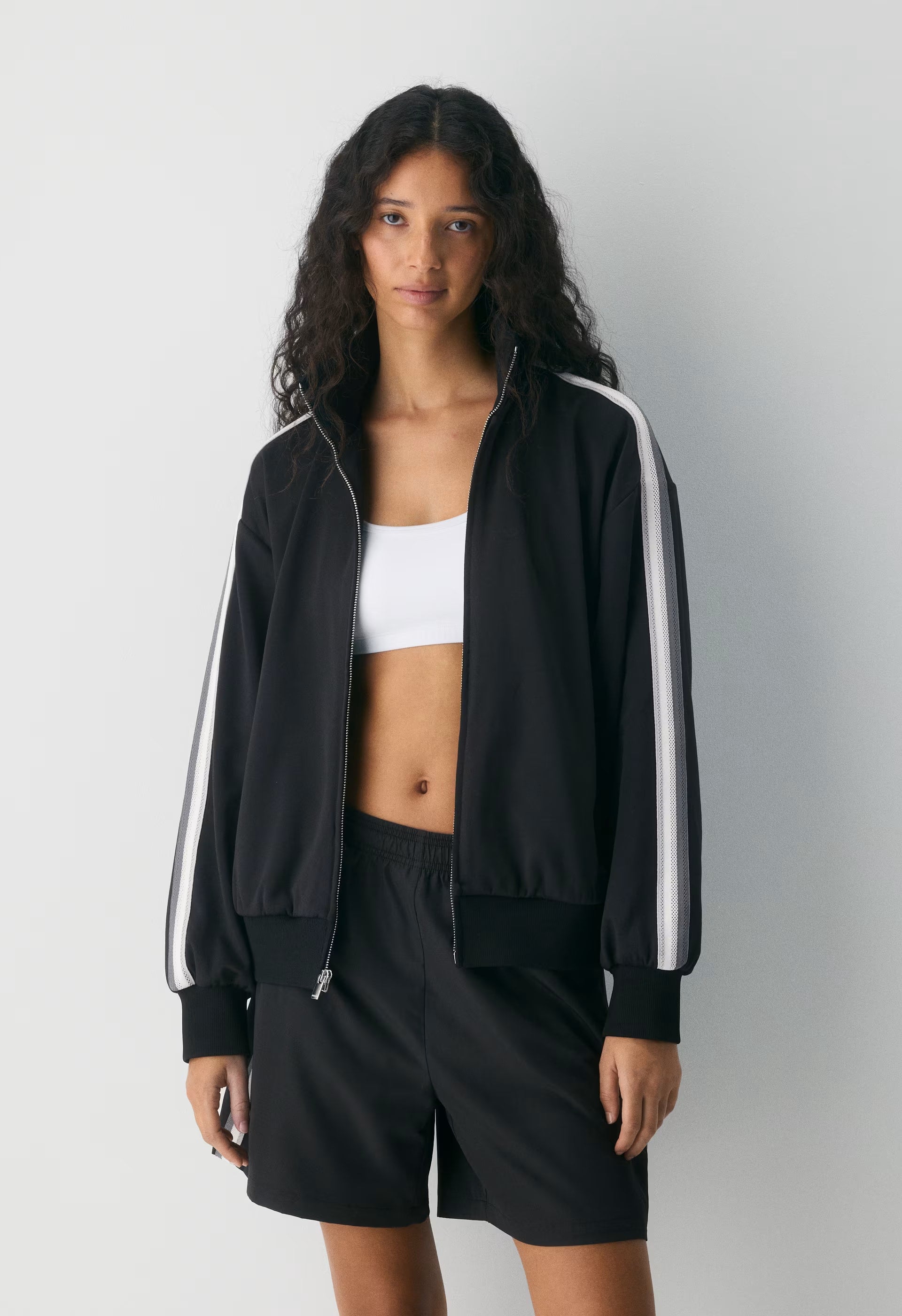 Medallion Long Short - BLACK/MULTI
