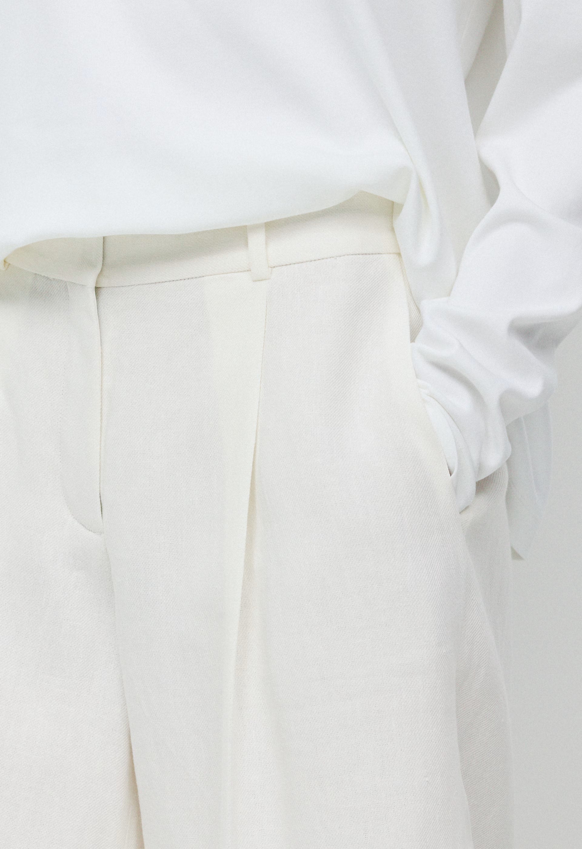 Touchpoint Short - PowerLinen™ - ADMIRAL