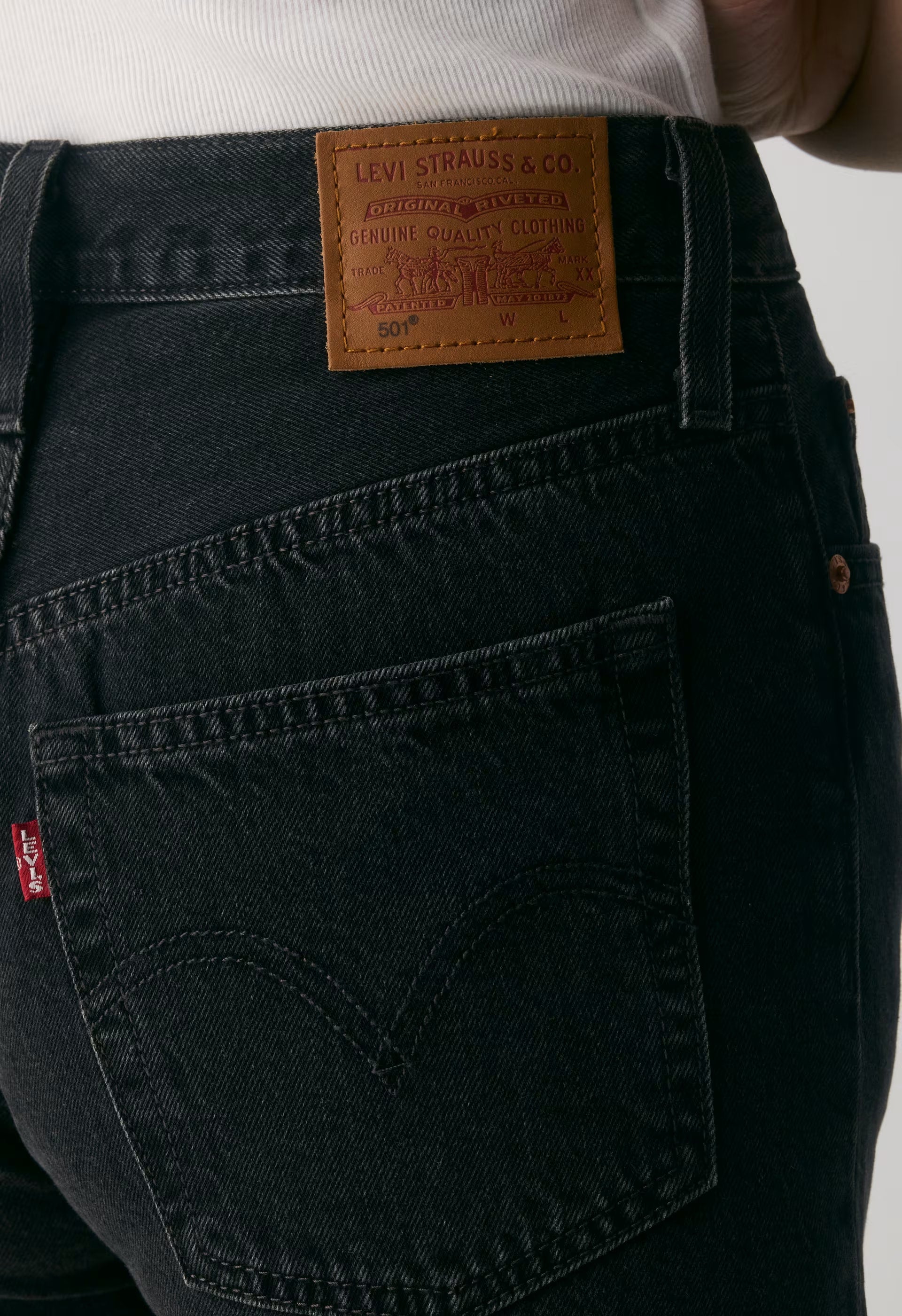 Levi's 501 Mid Thigh Jean Short - LUNAR BLACK