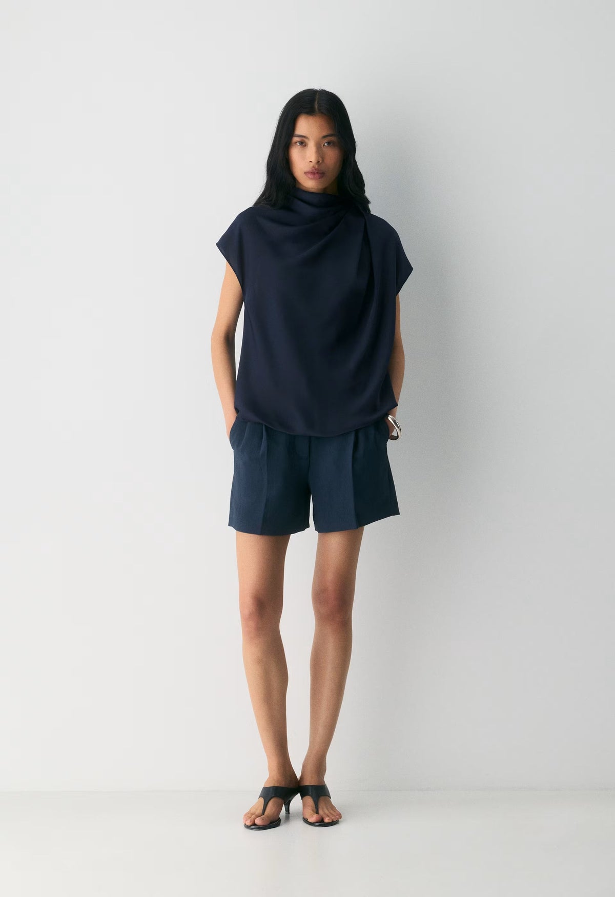 The Effortless Short™ Mid-Thigh - Crepette™ - ADMIRAL