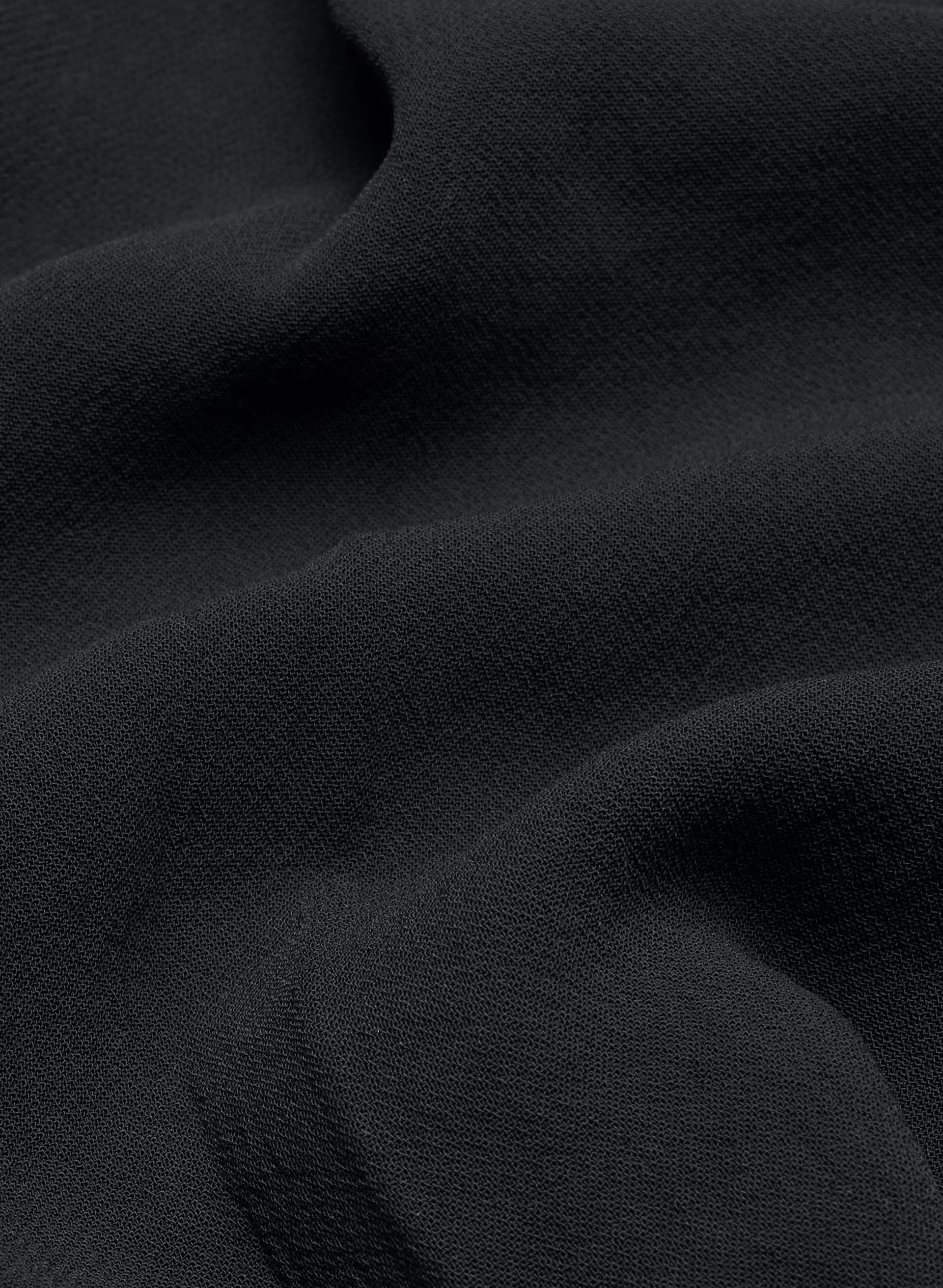 The Effortless Short™ Mid-Thigh - Crepette™ - BLACK