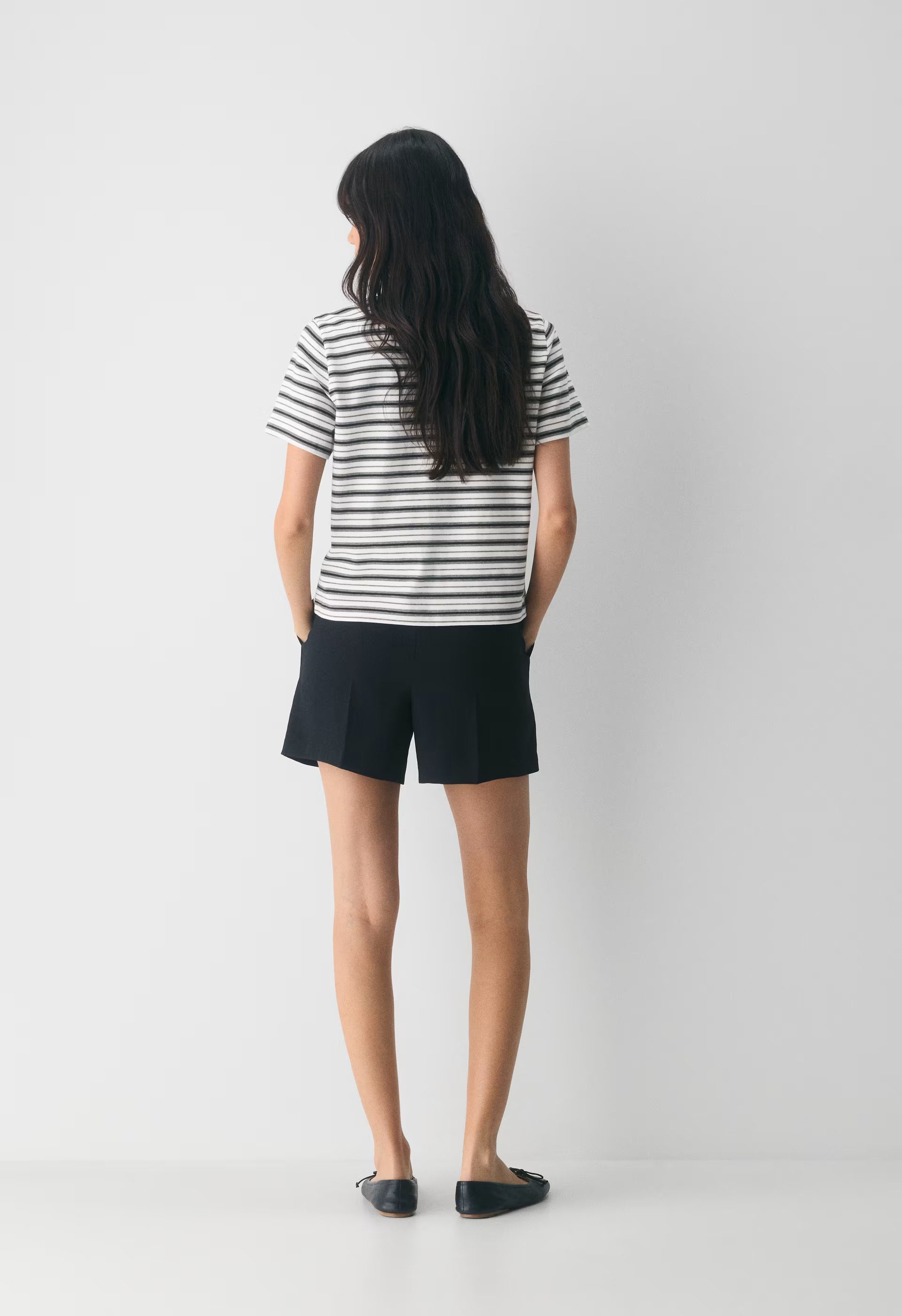 The Effortless Short™ Mid-Thigh - Crepette™ - VINTAGE NAVY
