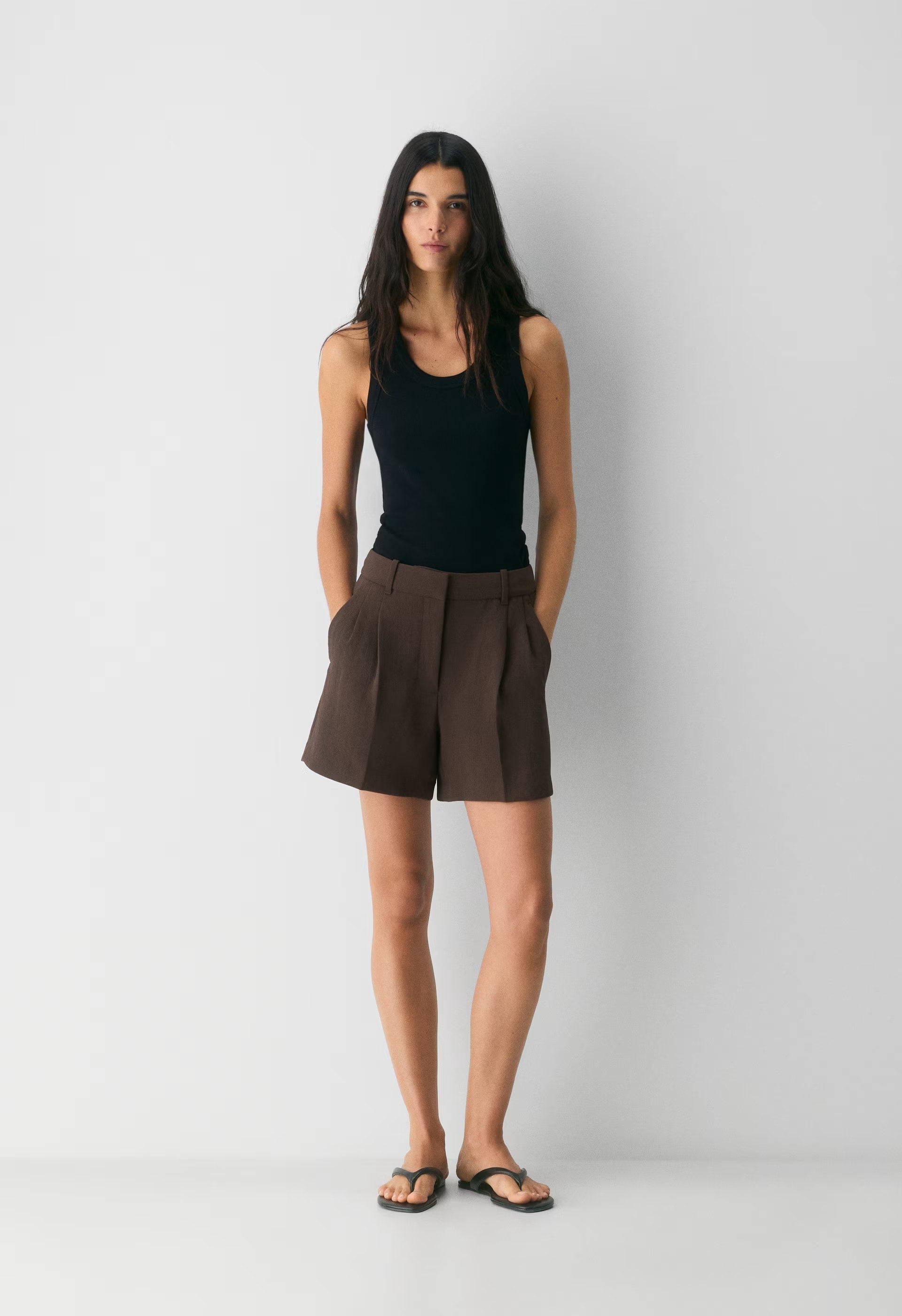 The Effortless Short™ Mid-Thigh - Crepette™ - RICH MOCHA BROWN
