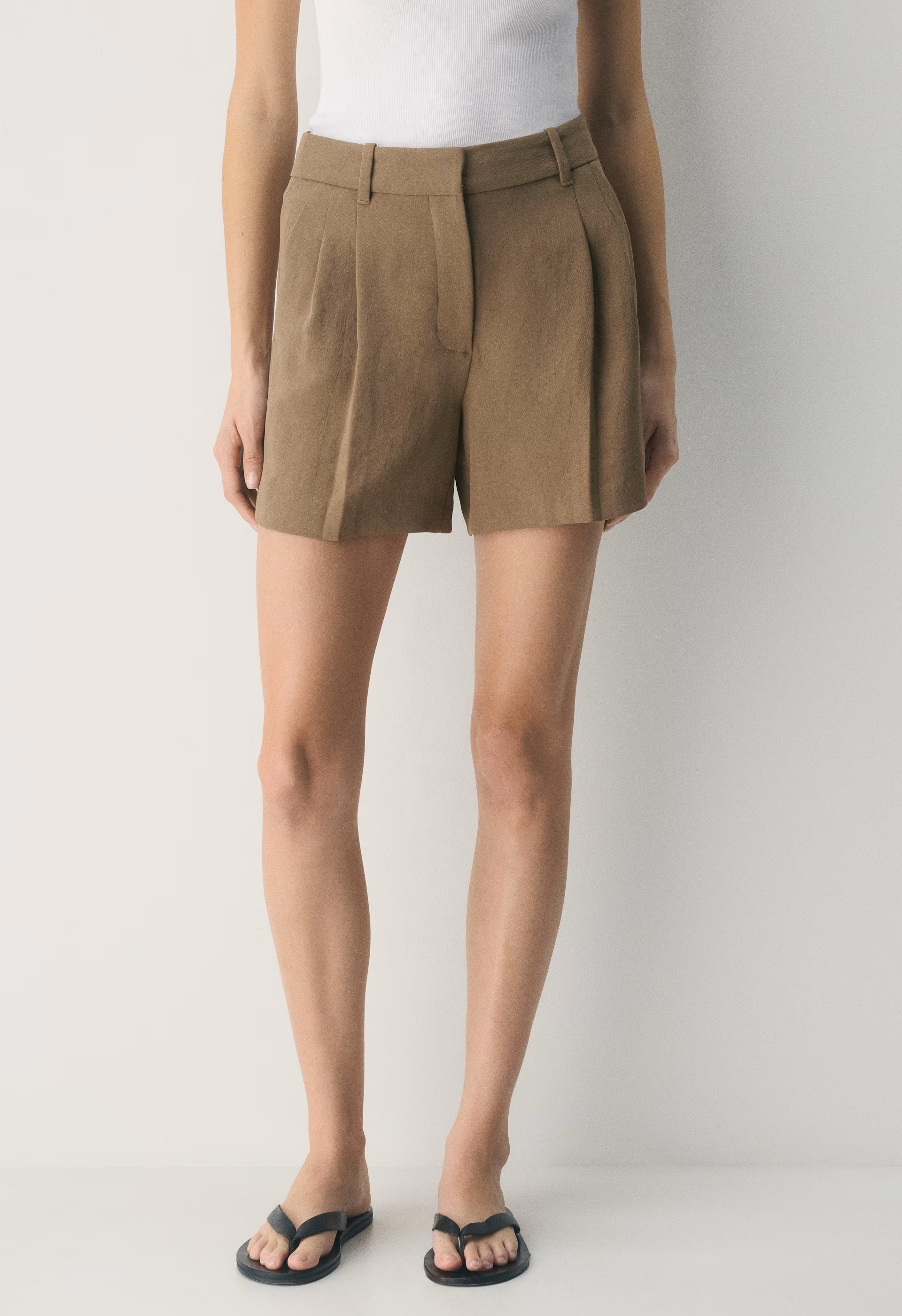 The Effortless Short™ Mid-Thigh - Crepette™ - FOLIO TAUPE