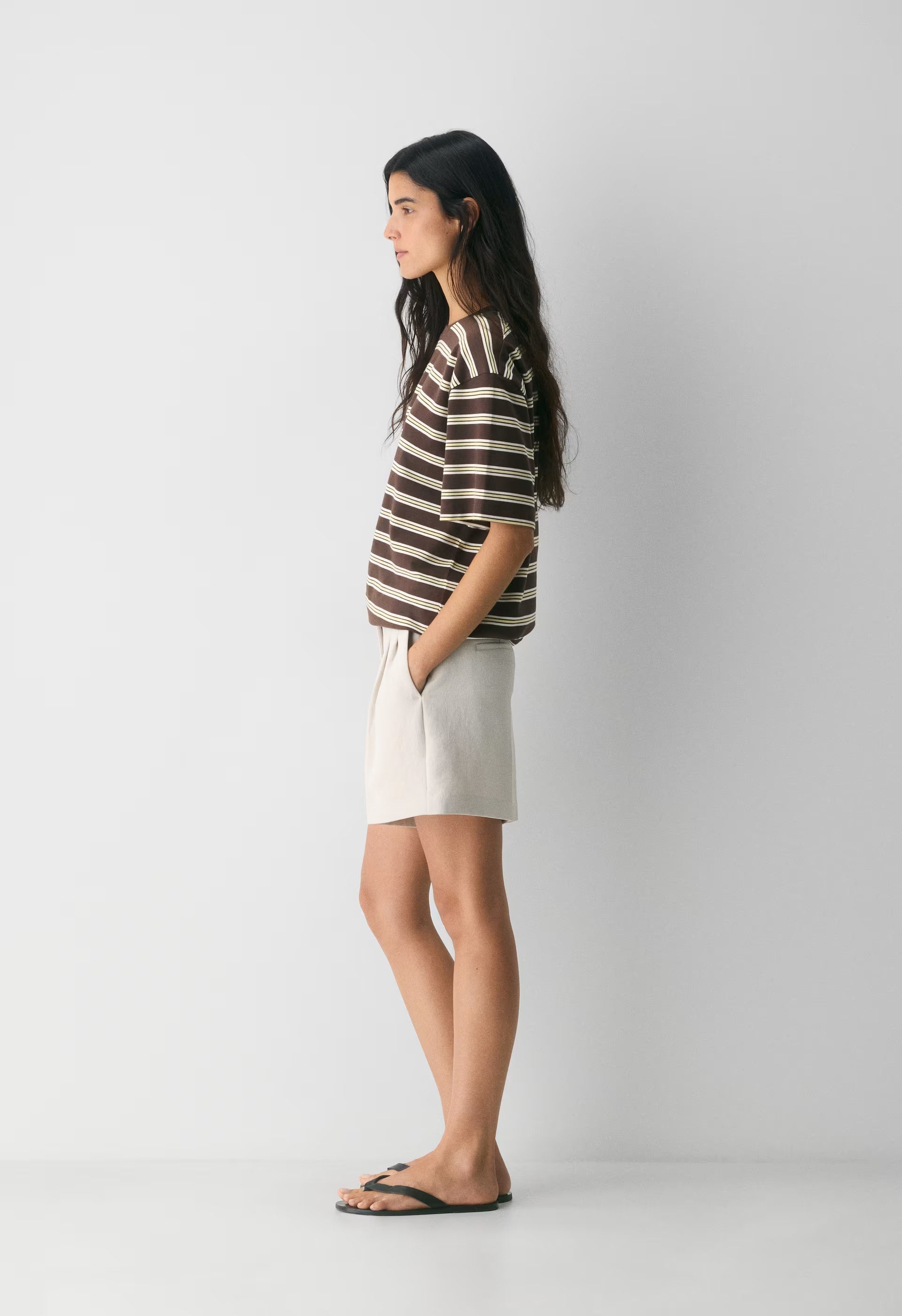 The Effortless Short™ Mid-Thigh - Crepette™ - METROPOLIS BEIGE