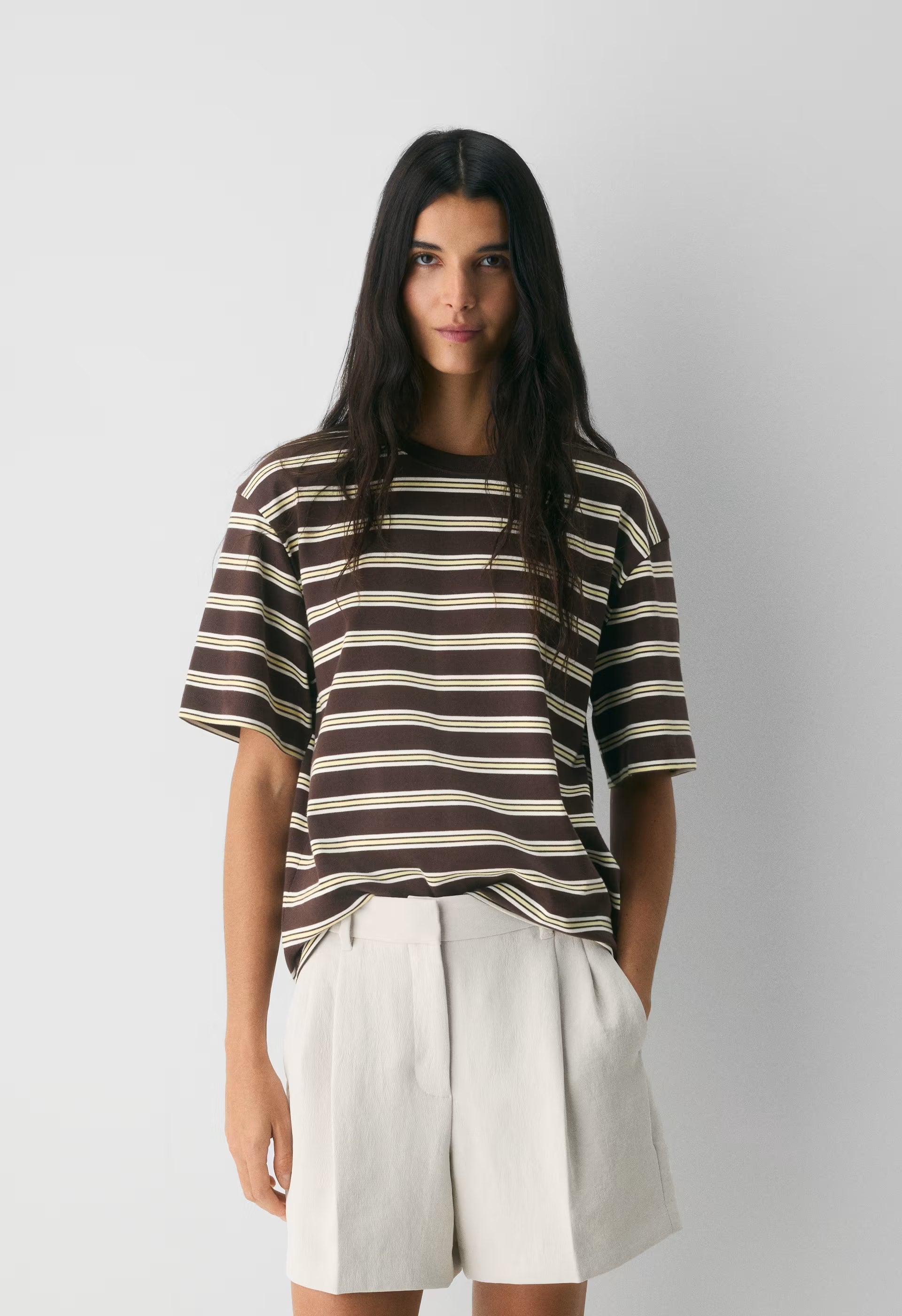 The Effortless Short™ Mid-Thigh - Crepette™ - METROPOLIS BEIGE